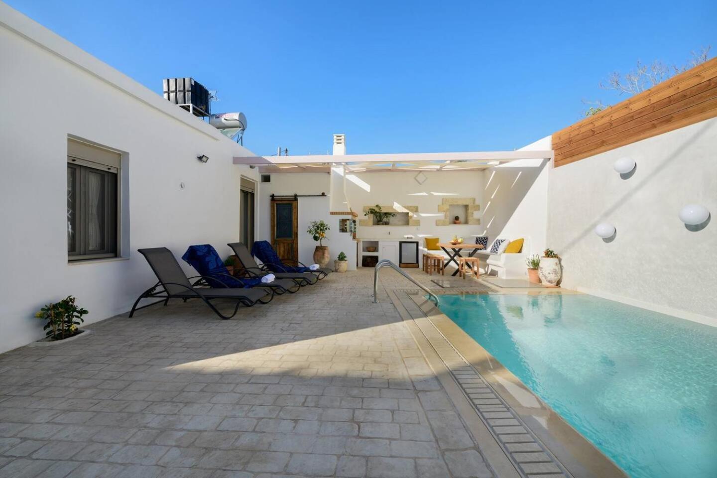Chrisanthi Elegant Villa ピツイディア エクステリア 写真